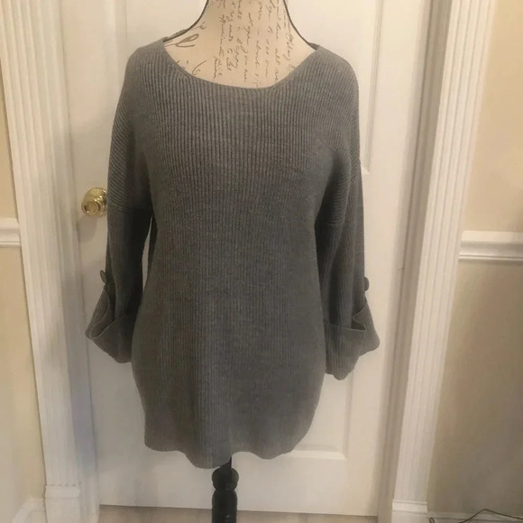- Ana gray sweater - Picture 1 of 3